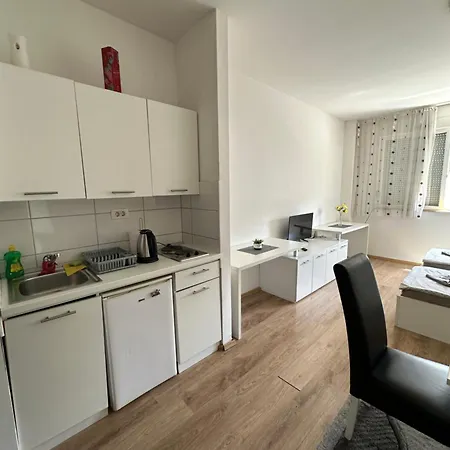 City Apartman *