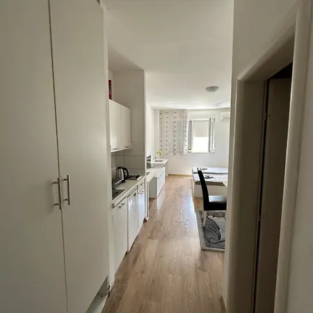 City Apartman דירה מוסטר