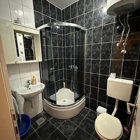 City Apartman דירה *